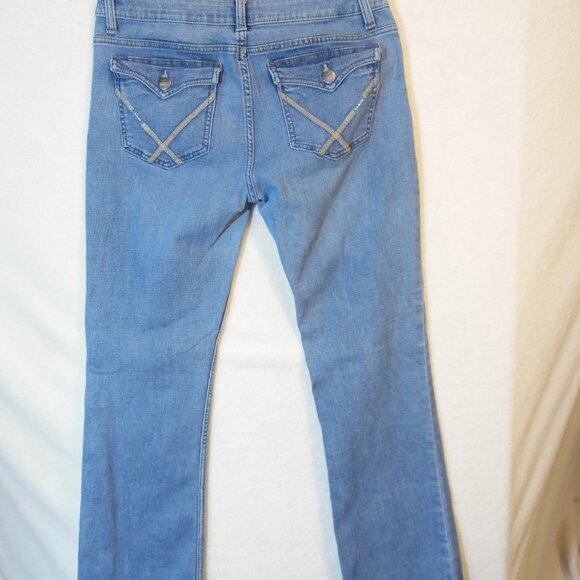 Wrangler Denim - Wrangler Jeans Womens 10M‎ Blue Denim Straight Pocket Flaps Normcore Country